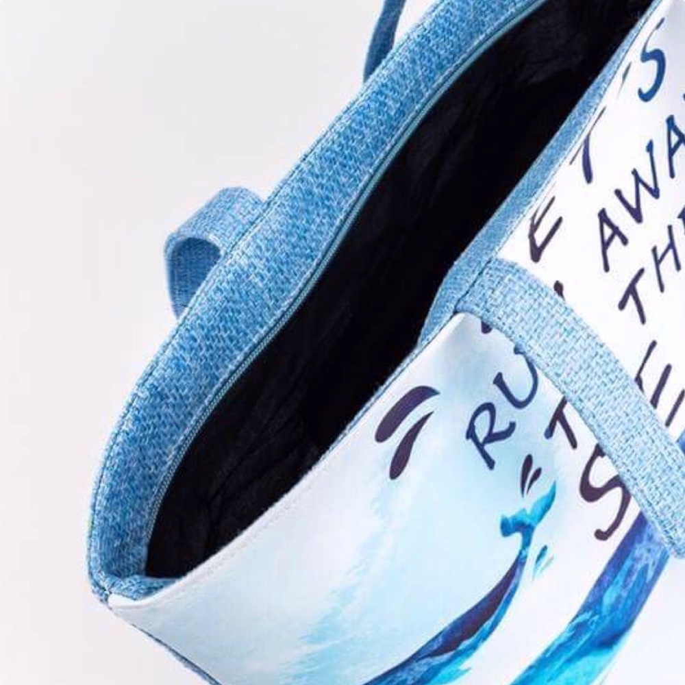 🆕Let’s Run Away to the Sea Whale Beach Tote Bag - Picture 5 of 6